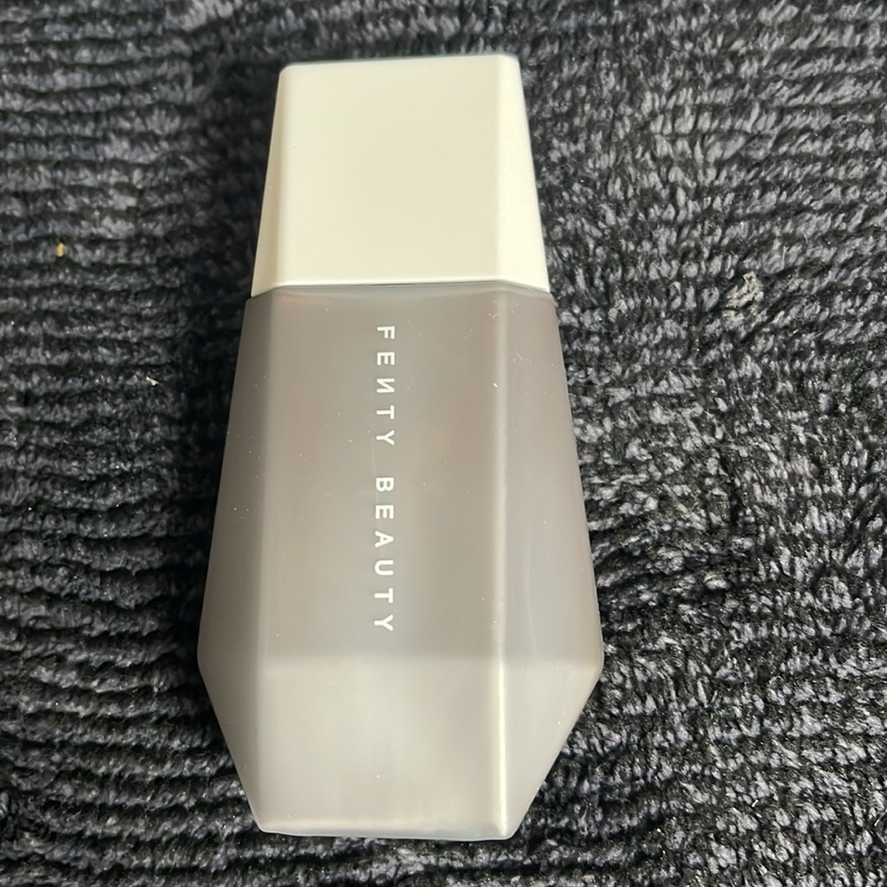 Fenty 25 Eaze Drop Blurring Skin Tint - Picture 4 of 4